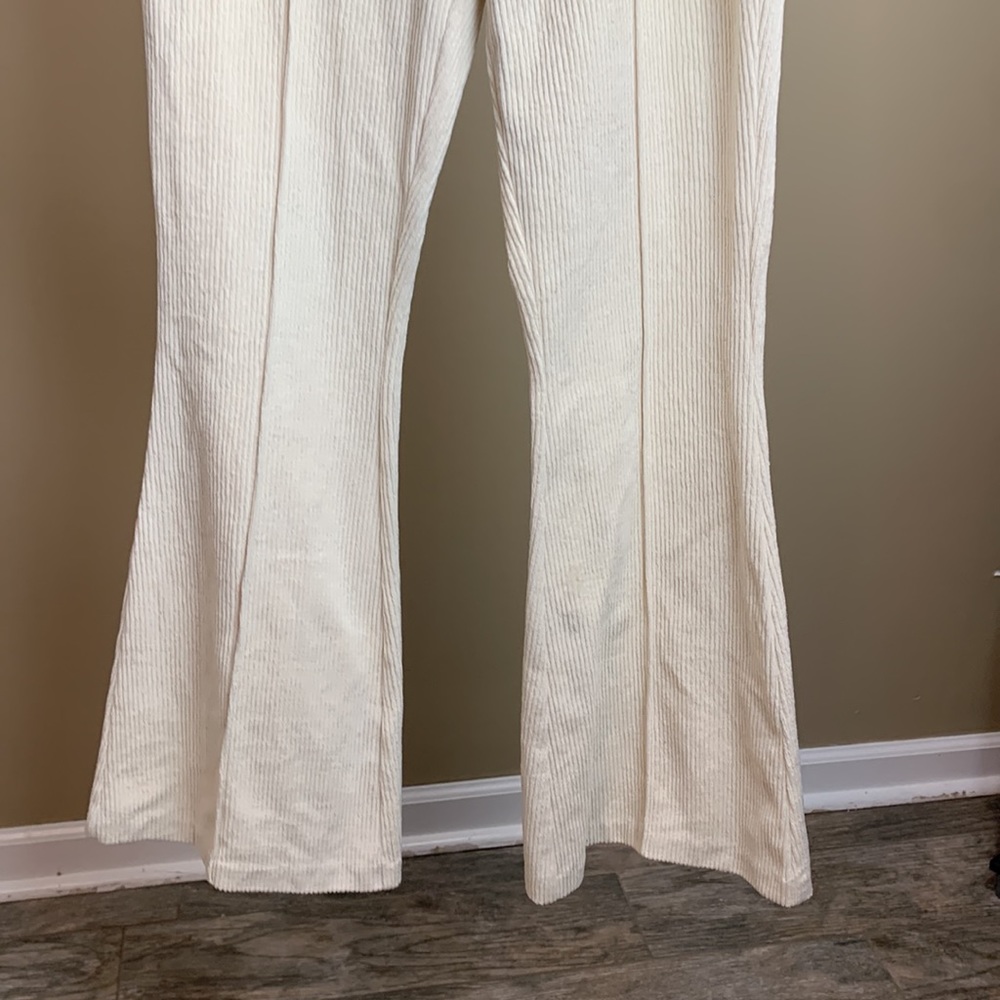 Aeri groove on ribbed velour flare pants - Picture 3 of 8